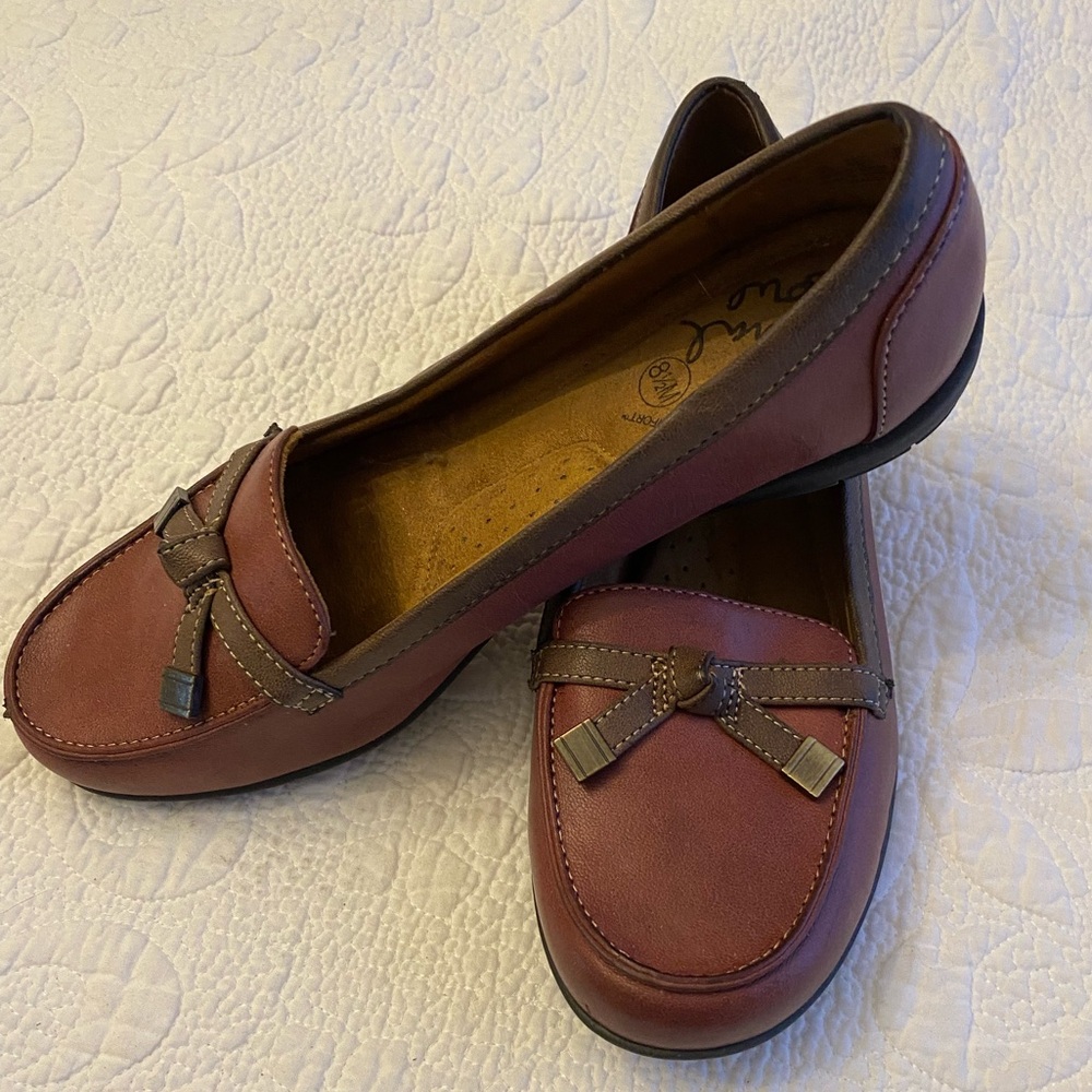 Natural Soul brown loafers